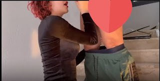 Olgun çift merdiven boşlugunda işi hallediyorlar iyi seyirler