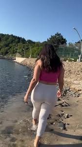 Gündüz Vakti Eve Sevgilisini Çağıran Olgun Anne Çocuğum İçeri